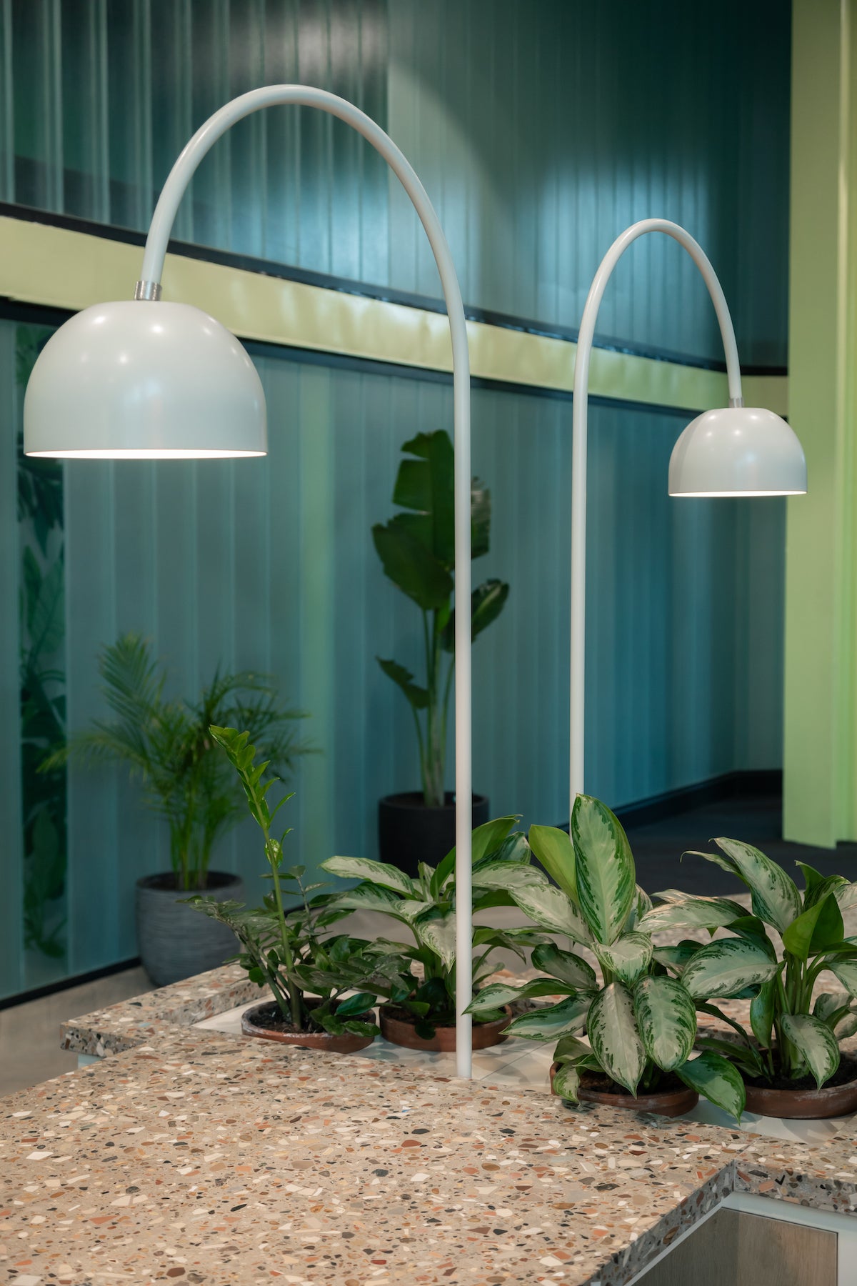 Zero lights, curved reception lights, powder-coated